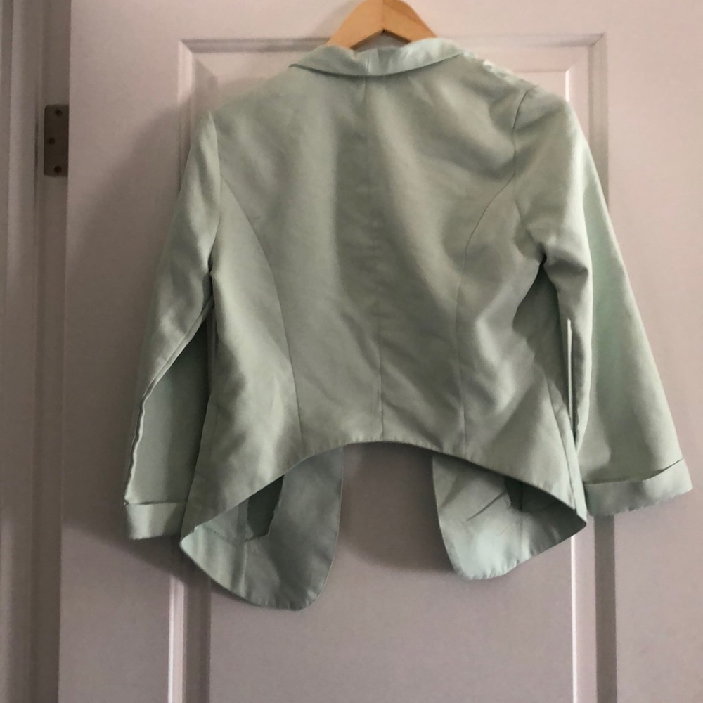 Blazer - Picture 4 of 4